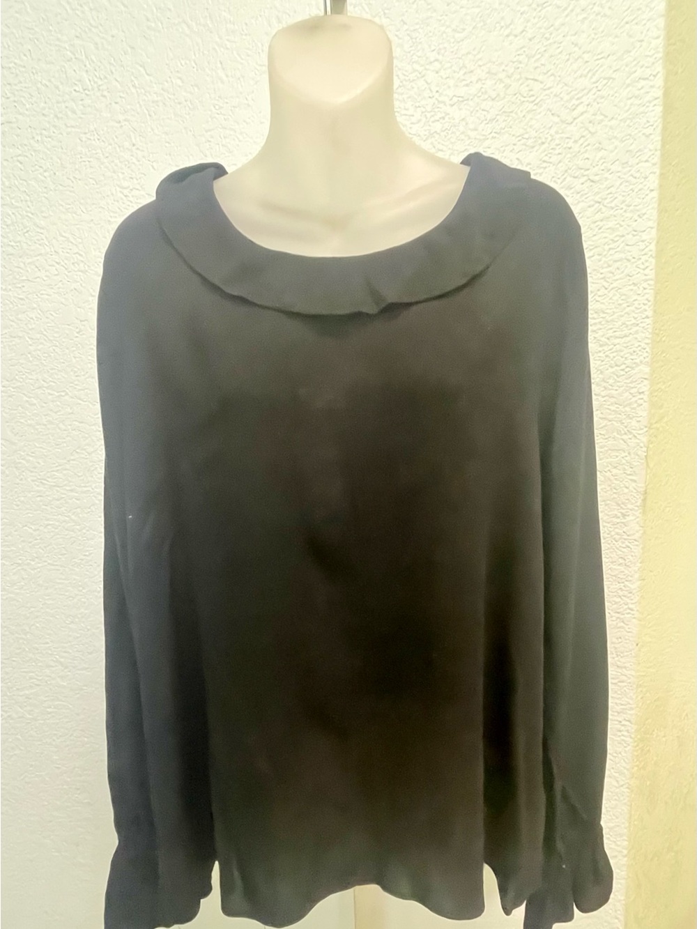 Very J Black Ruffle-Neck Long Sleeve Blouse Size Medium